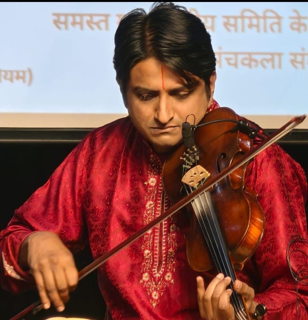 Performing at Pt. Omkarnath Thakur Auditorium, BHU, Varanasi