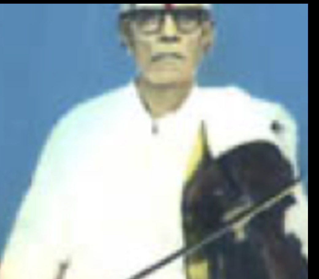 varahoor-muthuswami-iyer-portrait-with-violin.jpg